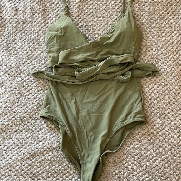 Aerie wrap one piece bathing suit medium long - Picture 2 of 3